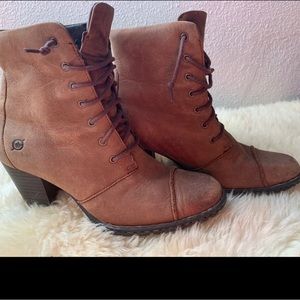 Born Cass Block heel leather boots brown size 8